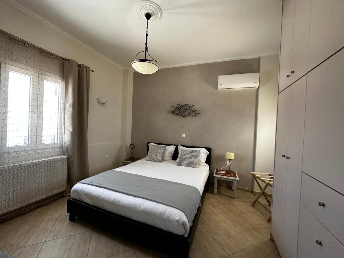 Veldi Art - Kamari Beach Apartment Fira  Exterior foto