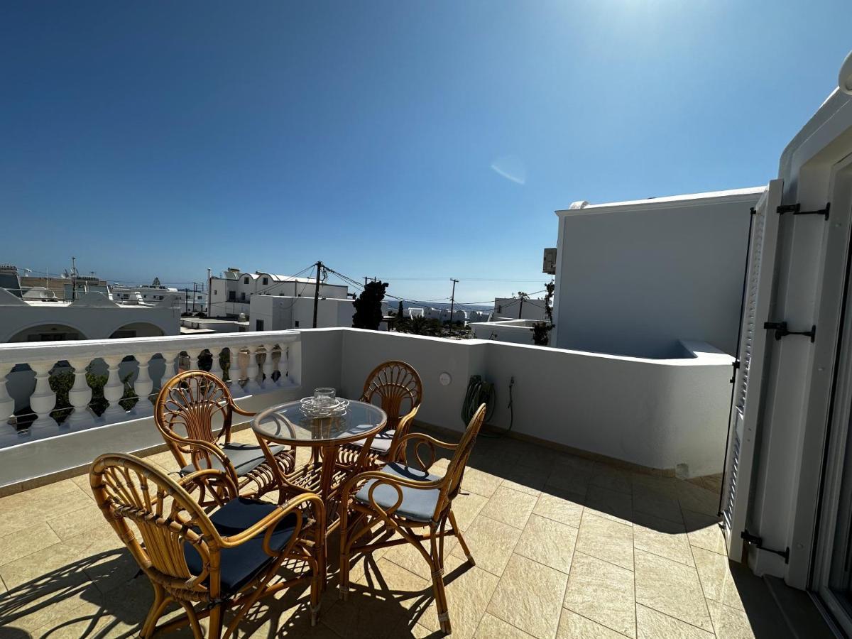 Veldi Art - Kamari Beach Apartment Fira  Exterior foto